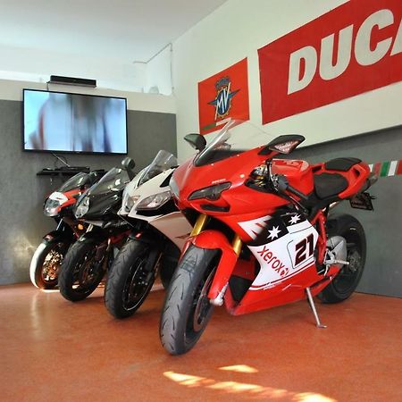 Italian Piston House Sport Moto Rent Bed & Breakfast Millesimo Екстериор снимка