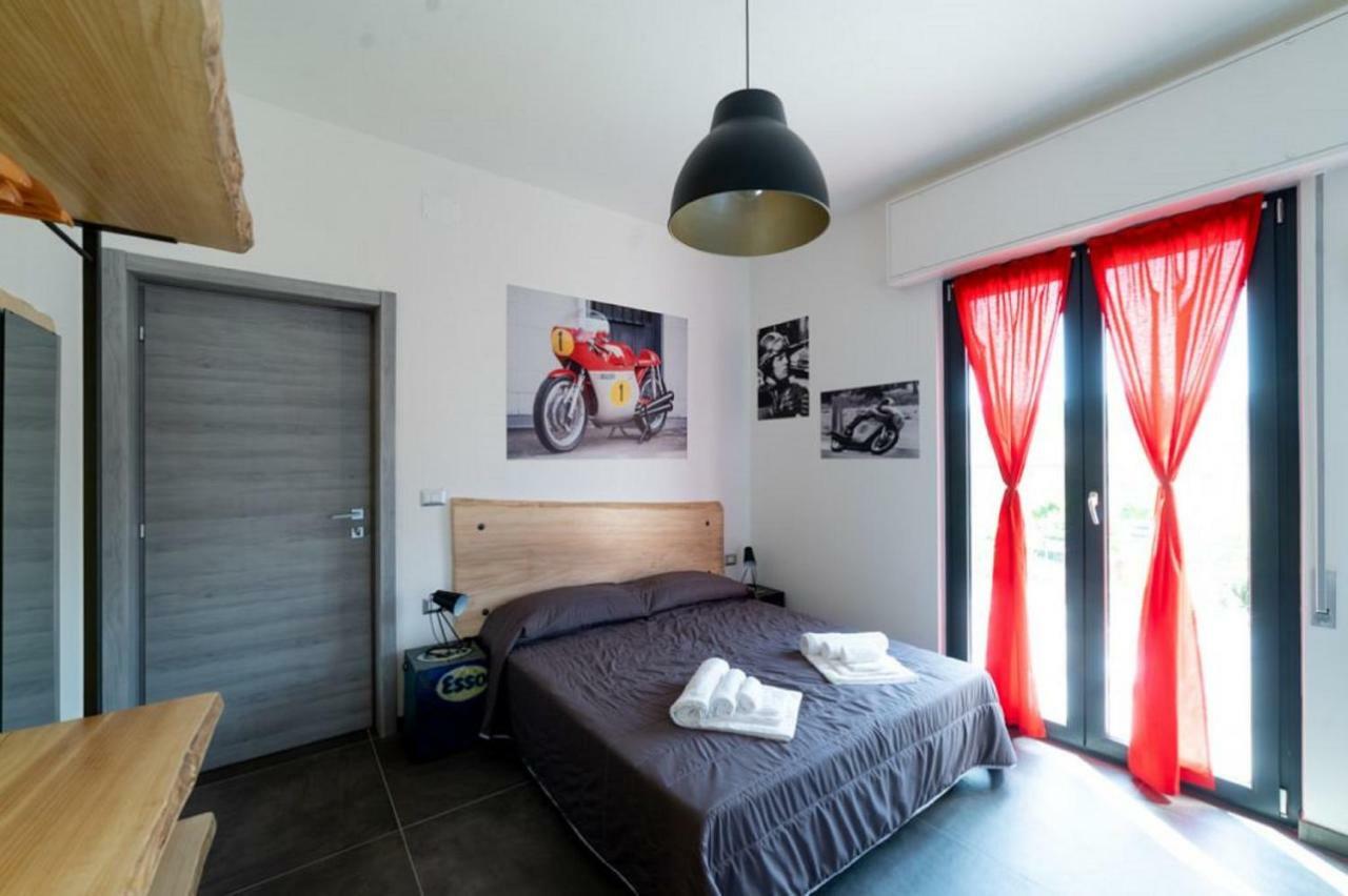 Italian Piston House Sport Moto Rent Bed & Breakfast Millesimo Екстериор снимка