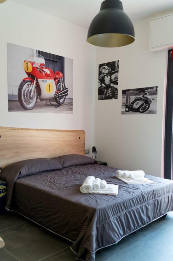 Italian Piston House Sport Moto Rent Bed & Breakfast Millesimo Екстериор снимка
