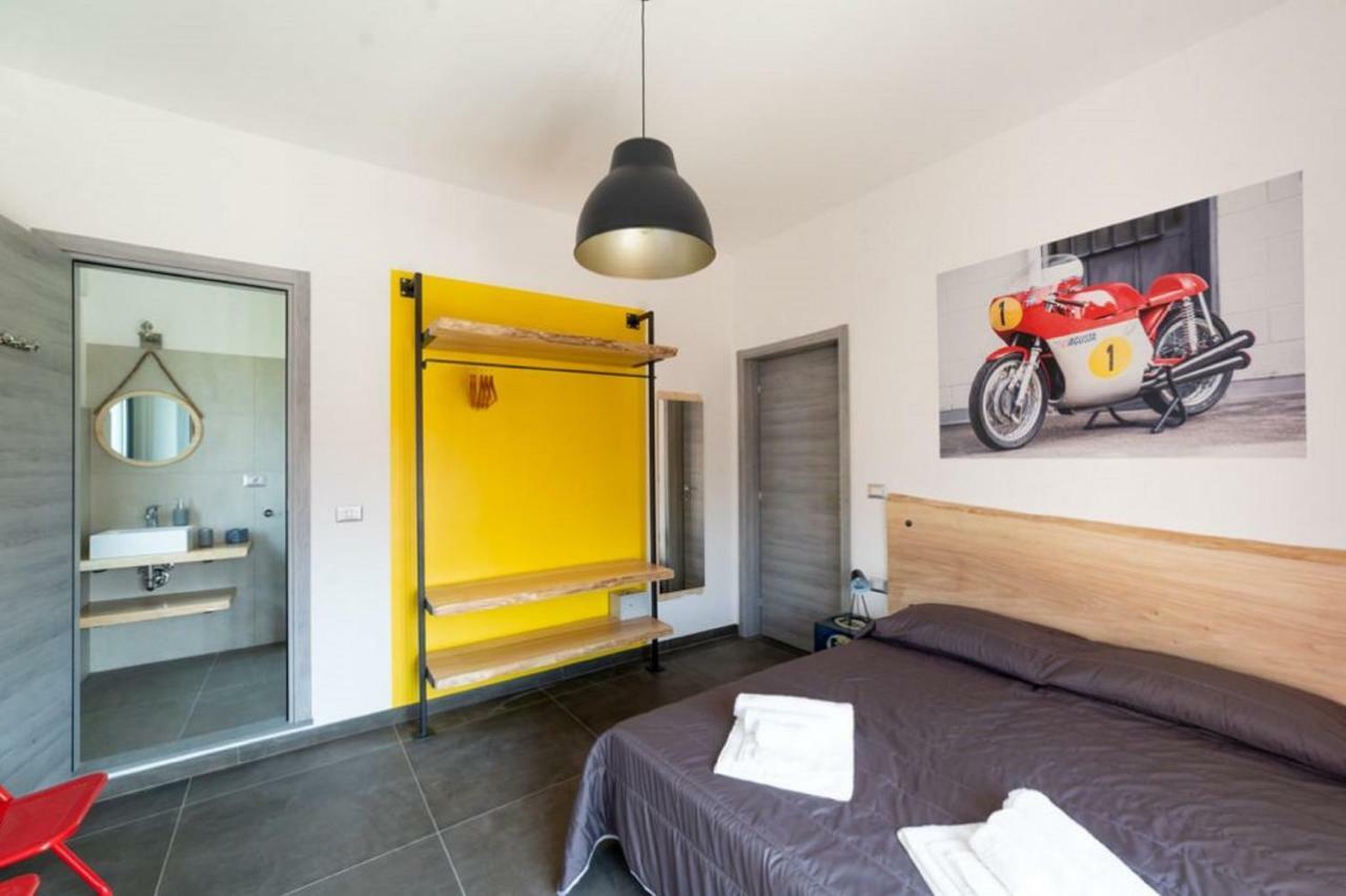 Italian Piston House Sport Moto Rent Bed & Breakfast Millesimo Екстериор снимка