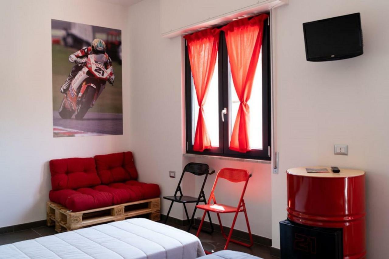 Italian Piston House Sport Moto Rent Bed & Breakfast Millesimo Екстериор снимка