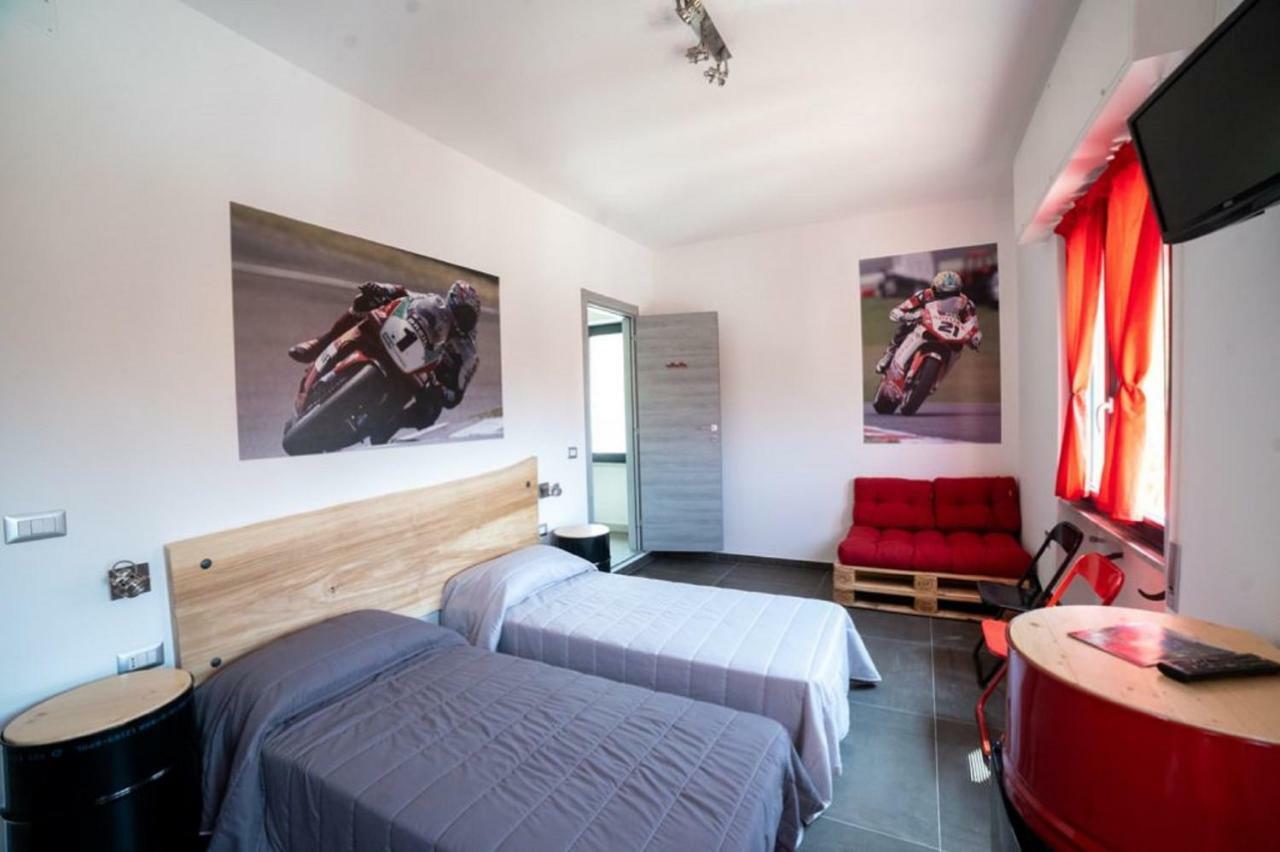 Italian Piston House Sport Moto Rent Bed & Breakfast Millesimo Екстериор снимка